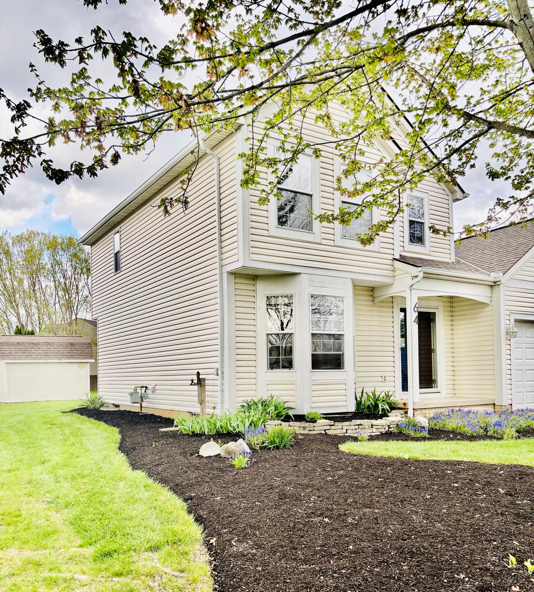64 Brooksedge Drive, Pataskala, Ohio image 3