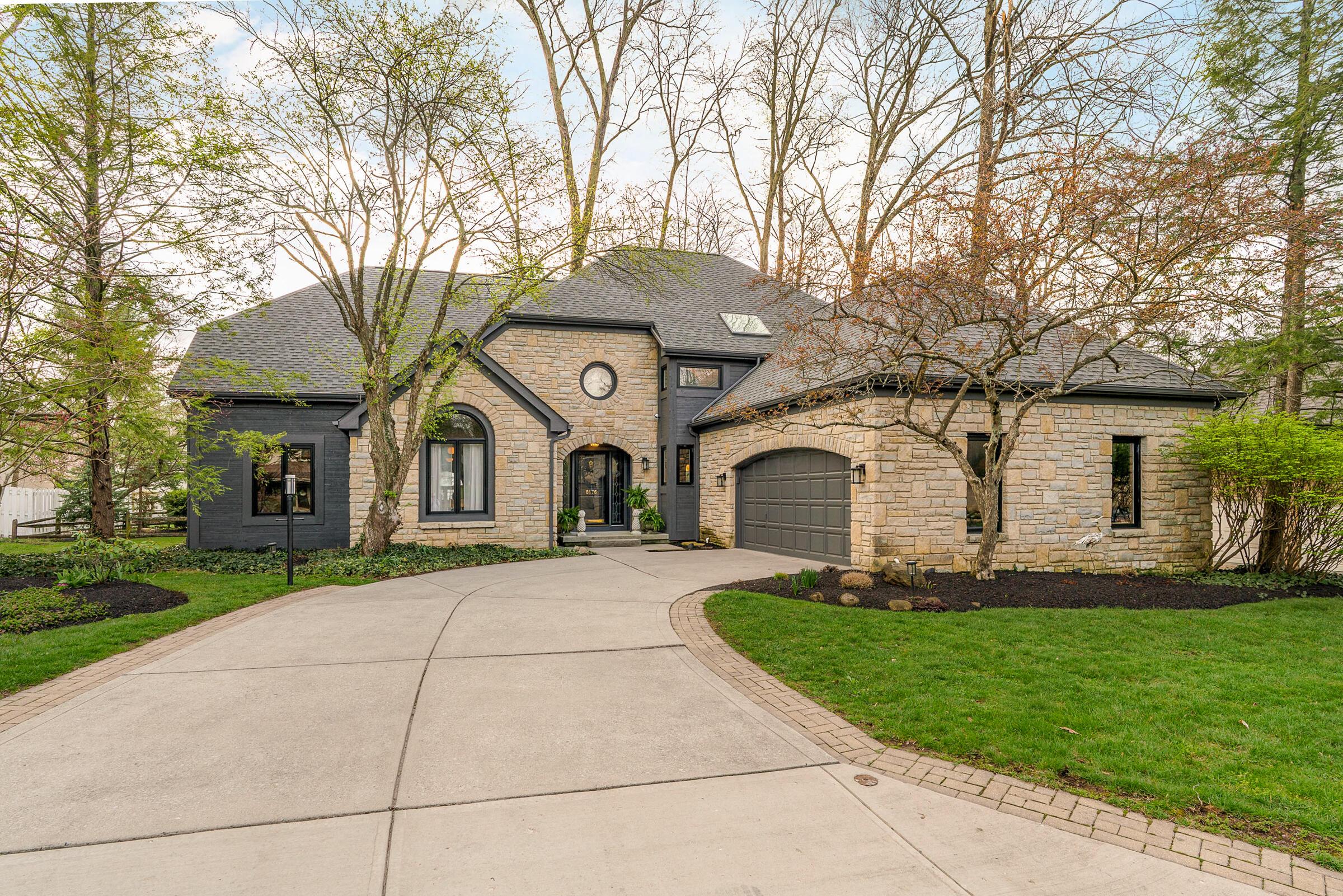 8176 Lake Bluff Court