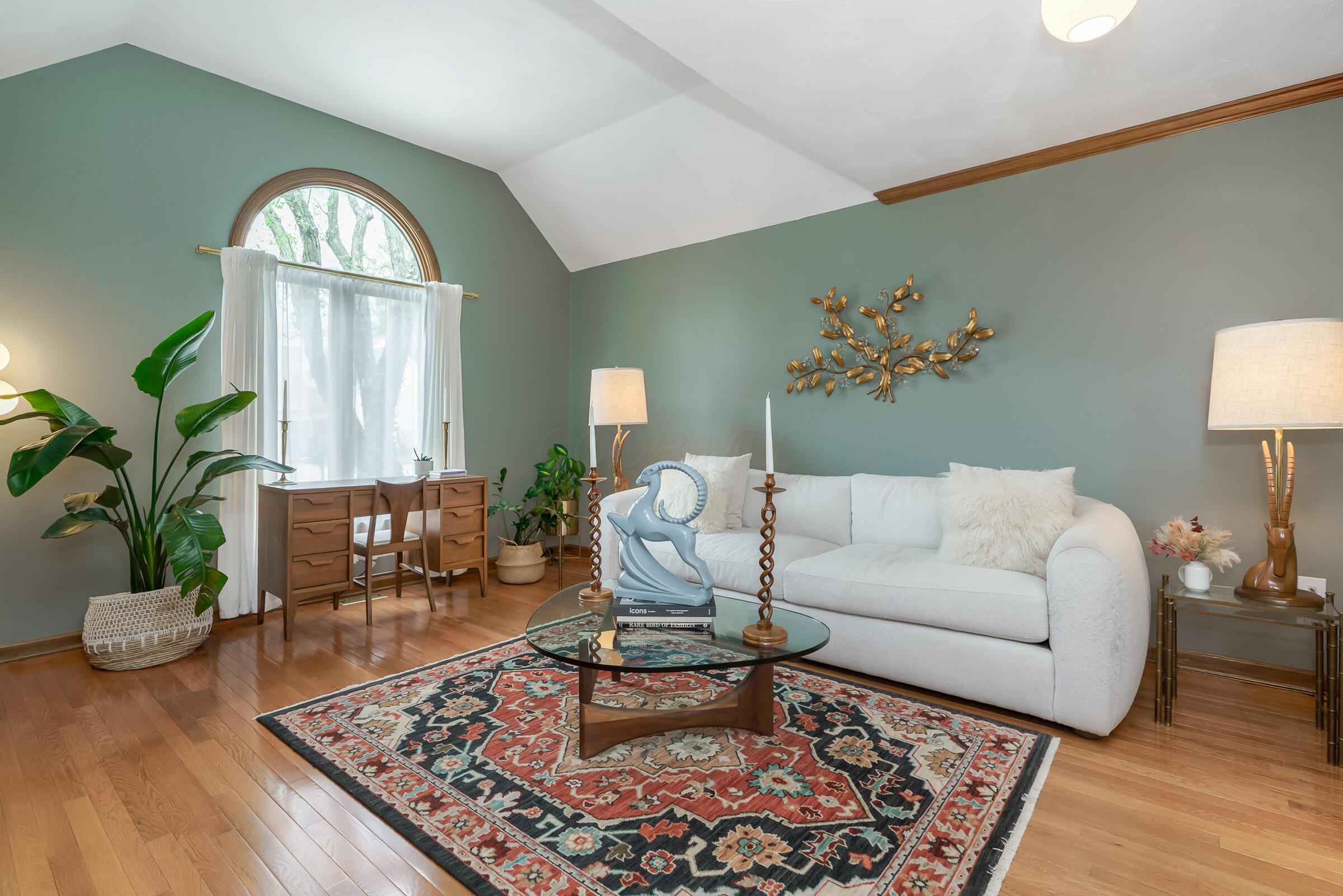 8176 Lake Bluff Court