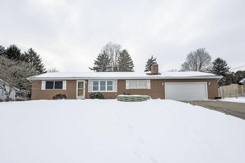 Photo of 274 Rodney Lane SE, Newark, OH 43056 (MLS # 226003331)