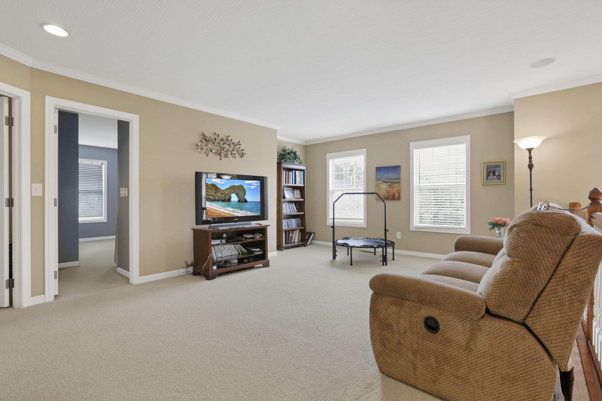 8708 Belworth Square, New Albany, Ohio image 36