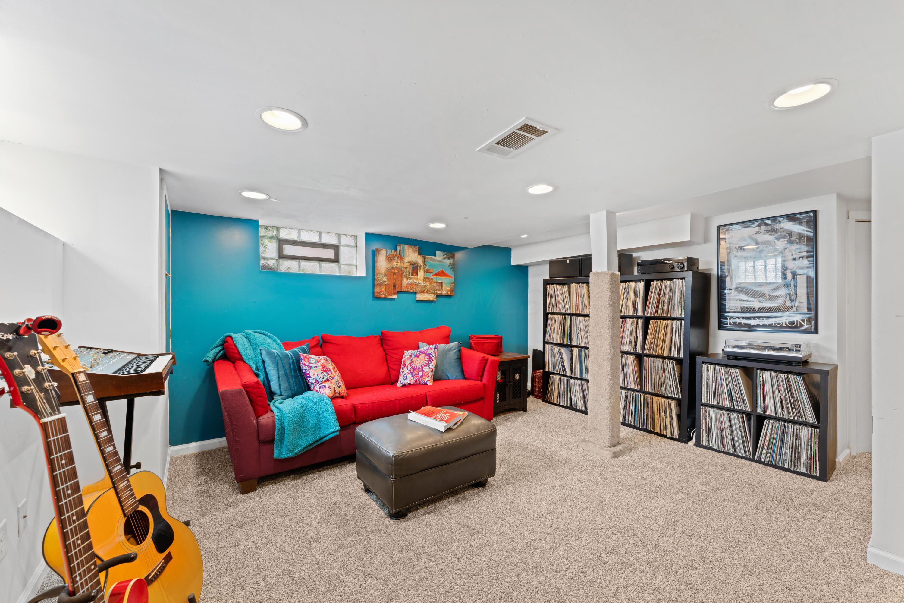 742 S Cassingham Road, Bexley, Ohio image 32