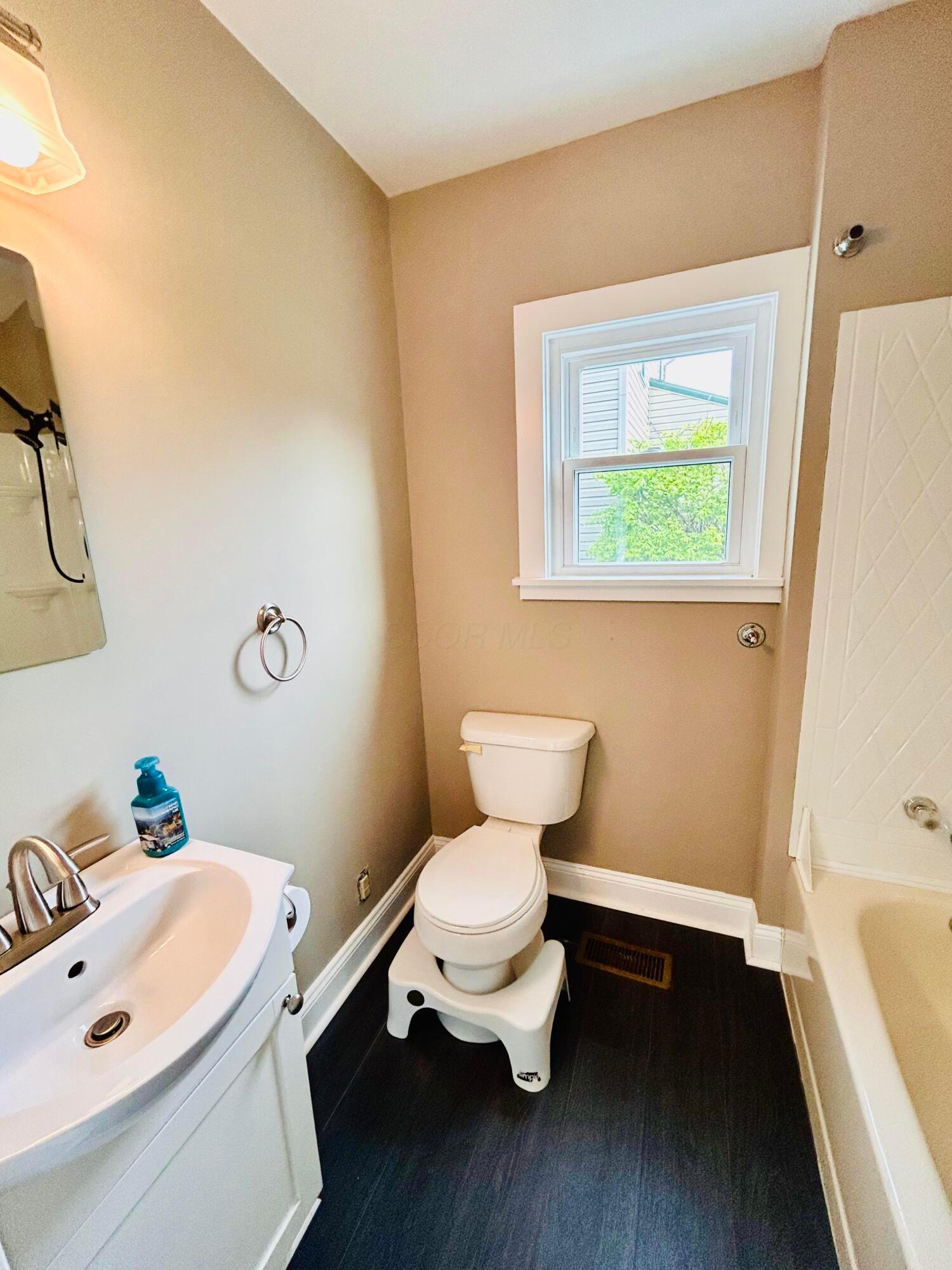 742 S Cassingham Road, Bexley, Ohio image 17