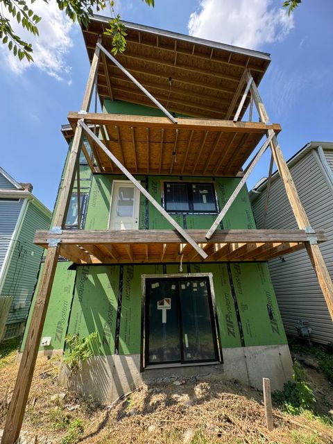 Tiny photo for 222 N 17th Street, Columbus, OH 43203 (MLS # 225039609)