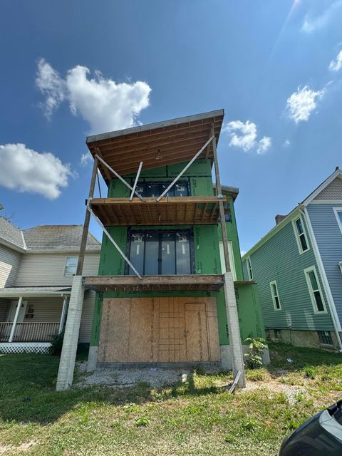Photo of 222 N 17th Street, Columbus, OH 43203 (MLS # 225039609)