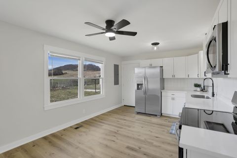 Tiny photo for 20595 Happy Hollow Road, Laurelville, OH 43135 (MLS # 226004908)