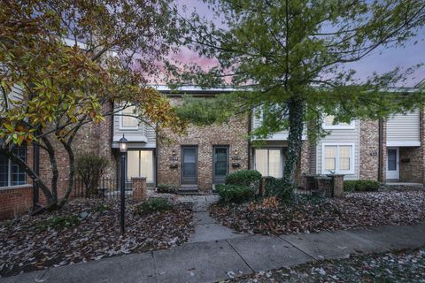 Photo of 5108 Ranstead Court, Columbus, OH 43220 (MLS # 225045513)