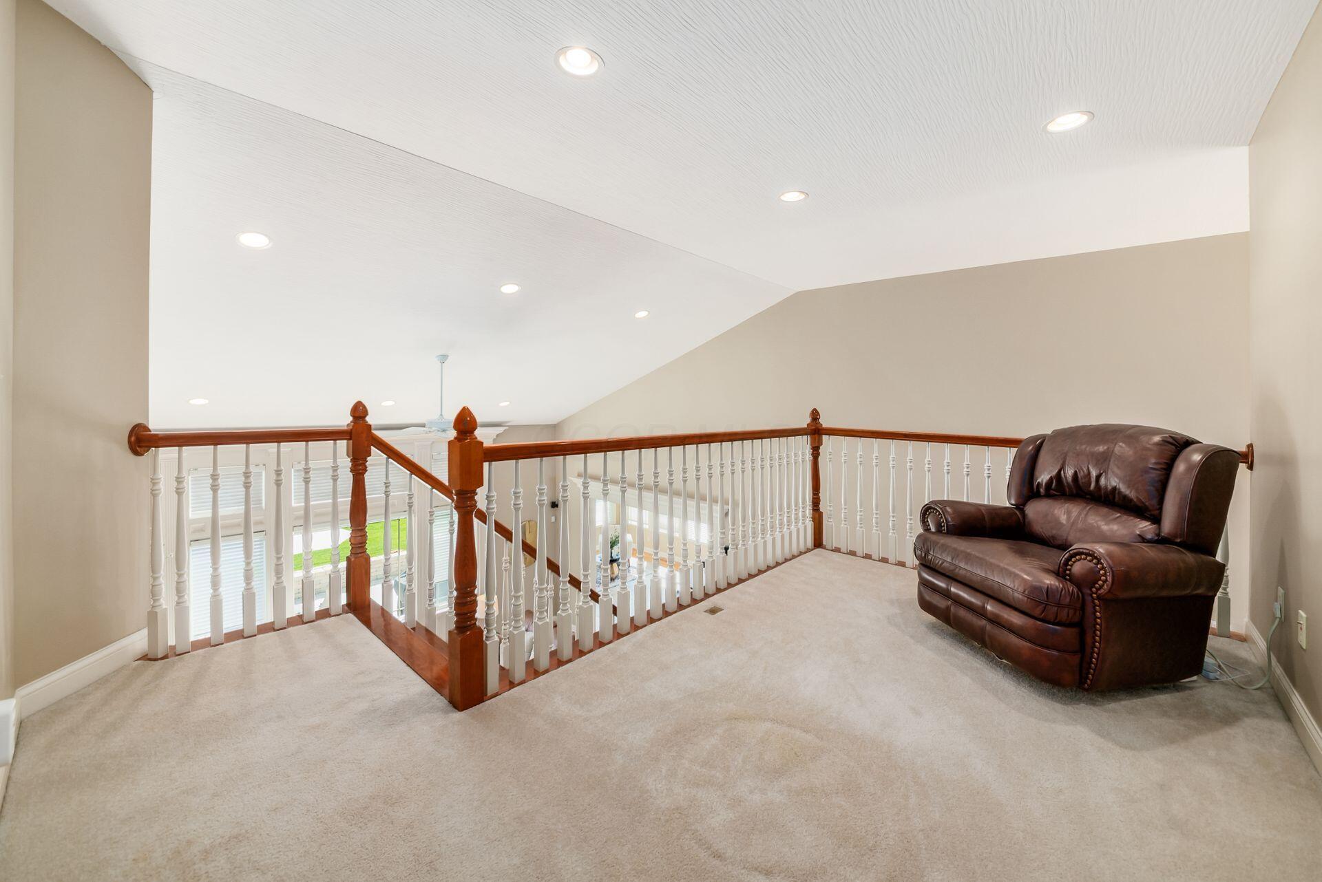 4568 Hickory Rock Drive, Powell, Ohio image 42