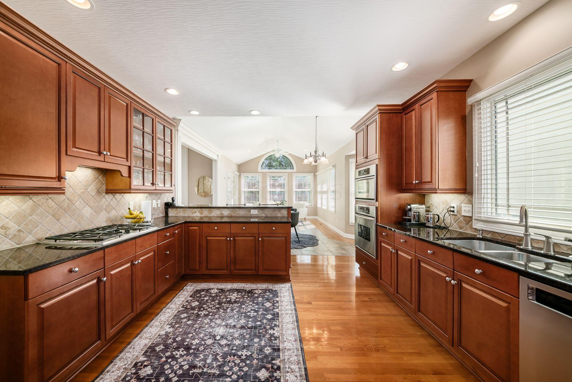 4568 Hickory Rock Drive, Powell, Ohio image 28
