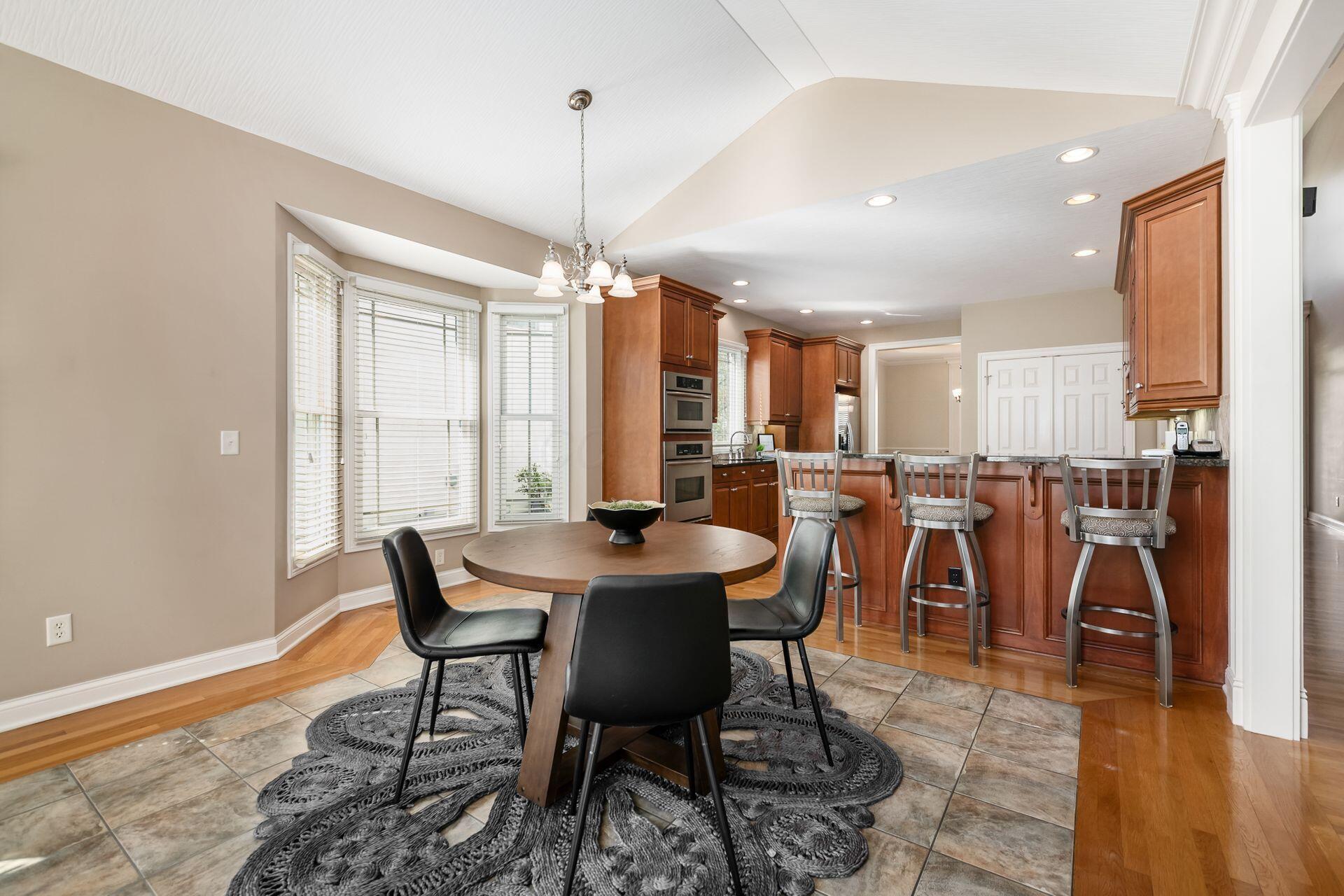 4568 Hickory Rock Drive, Powell, Ohio image 24