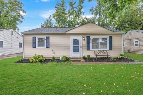 Photo of 4546 Saint Anthony Lane, Whitehall, OH 43213 (MLS # 226039597)
