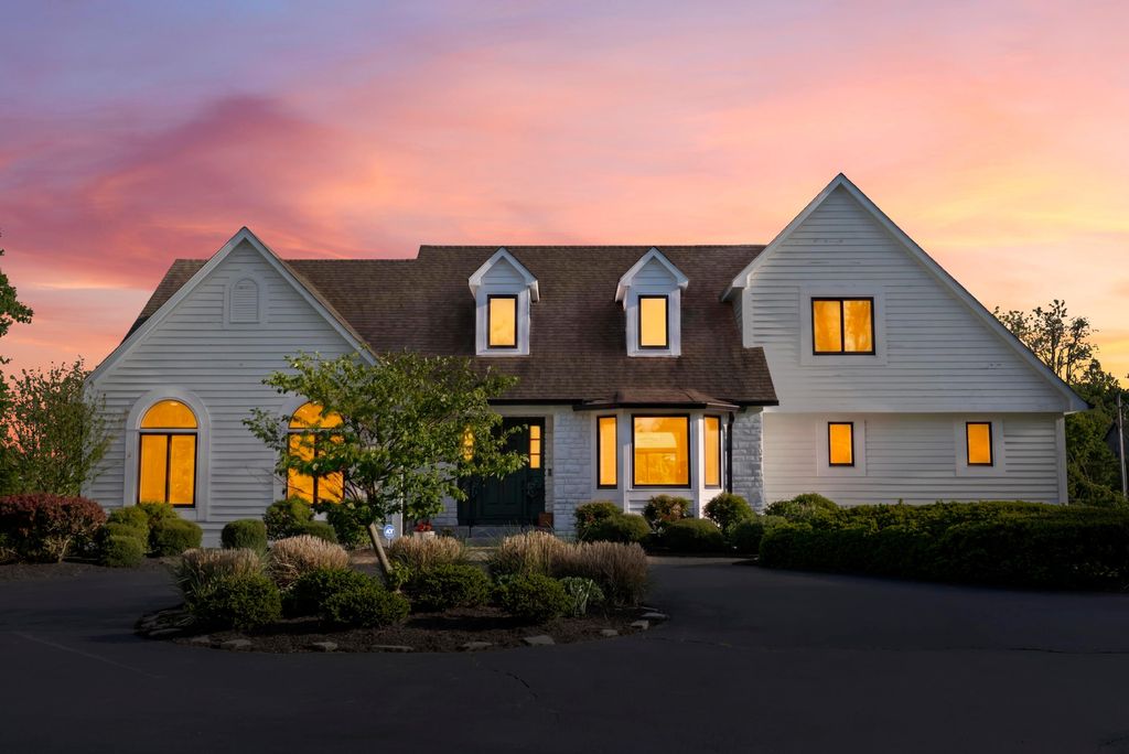 Photo of 19 Browning Court, Dublin, OH 43017 (MLS # 226014480)