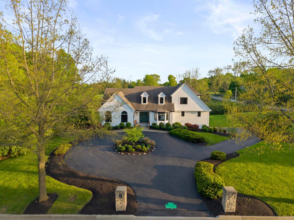 Photo of 19 Browning Court, Dublin, OH 43017 (MLS # 226014480)
