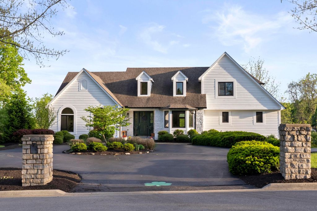 Photo of 19 Browning Court, Dublin, OH 43017 (MLS # 226014480)