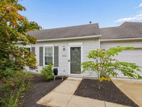 Tiny photo for 6254 Mcnaughten Place Lane 47 #47, Columbus, OH 43213 (MLS # 226036375)