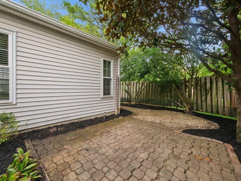 Tiny photo for 6254 Mcnaughten Place Lane 47 #47, Columbus, OH 43213 (MLS # 226036375)