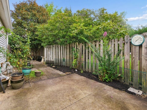 Tiny photo for 6254 Mcnaughten Place Lane 47 #47, Columbus, OH 43213 (MLS # 226036375)
