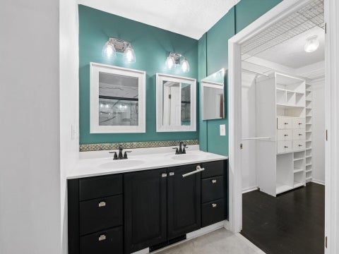 Tiny photo for 6254 Mcnaughten Place Lane 47 #47, Columbus, OH 43213 (MLS # 226036375)