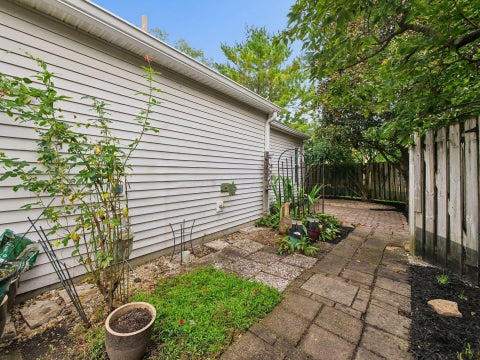 Tiny photo for 6254 Mcnaughten Place Lane 47 #47, Columbus, OH 43213 (MLS # 226036375)