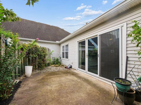 Tiny photo for 6254 Mcnaughten Place Lane 47 #47, Columbus, OH 43213 (MLS # 226036375)