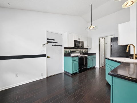 Tiny photo for 6254 Mcnaughten Place Lane 47 #47, Columbus, OH 43213 (MLS # 226036375)