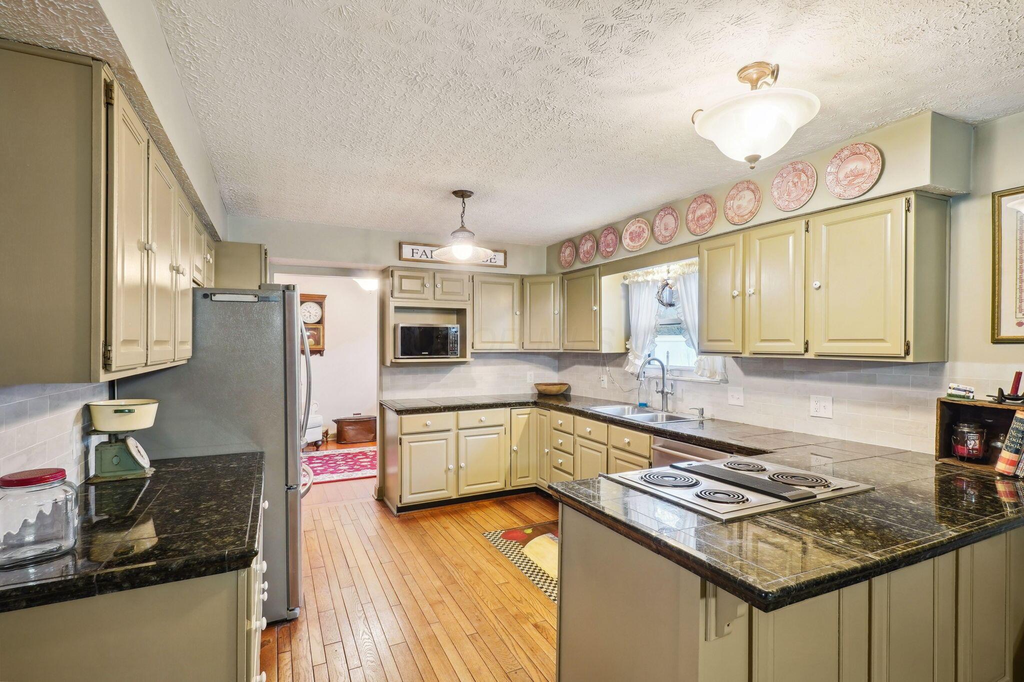 557 Surrey Lane, Marysville, Ohio image 19