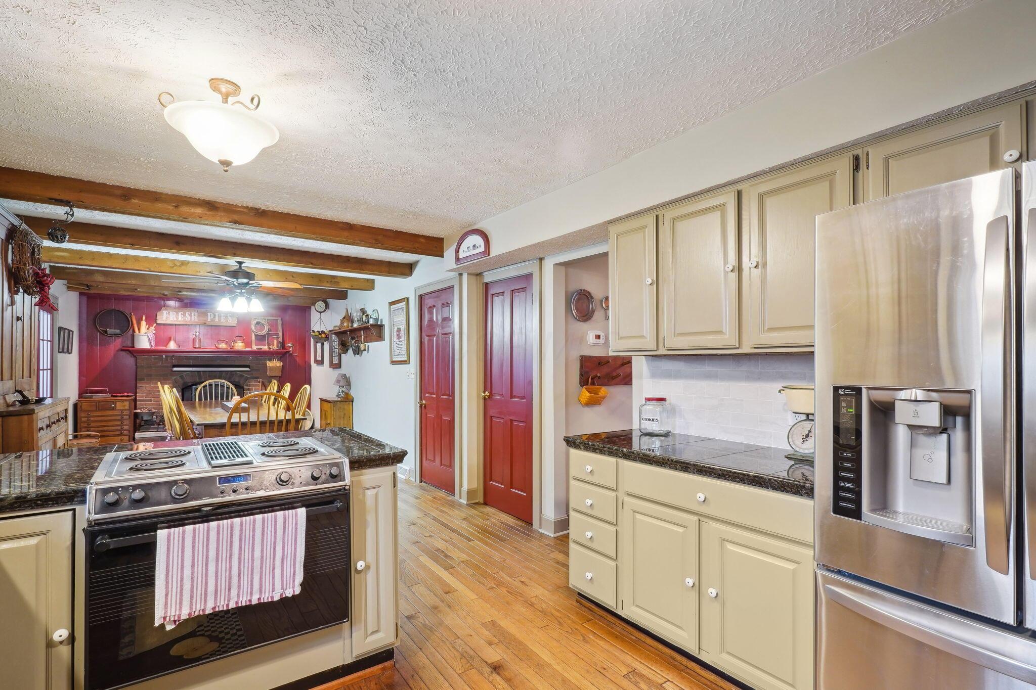 557 Surrey Lane, Marysville, Ohio image 20