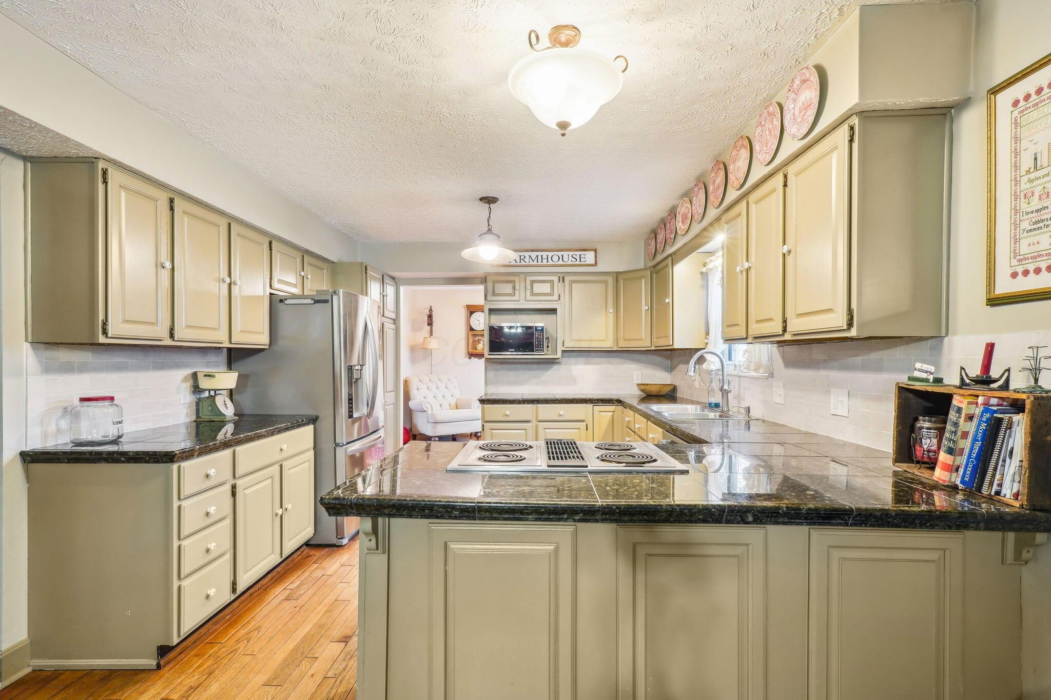 557 Surrey Lane, Marysville, Ohio image 21