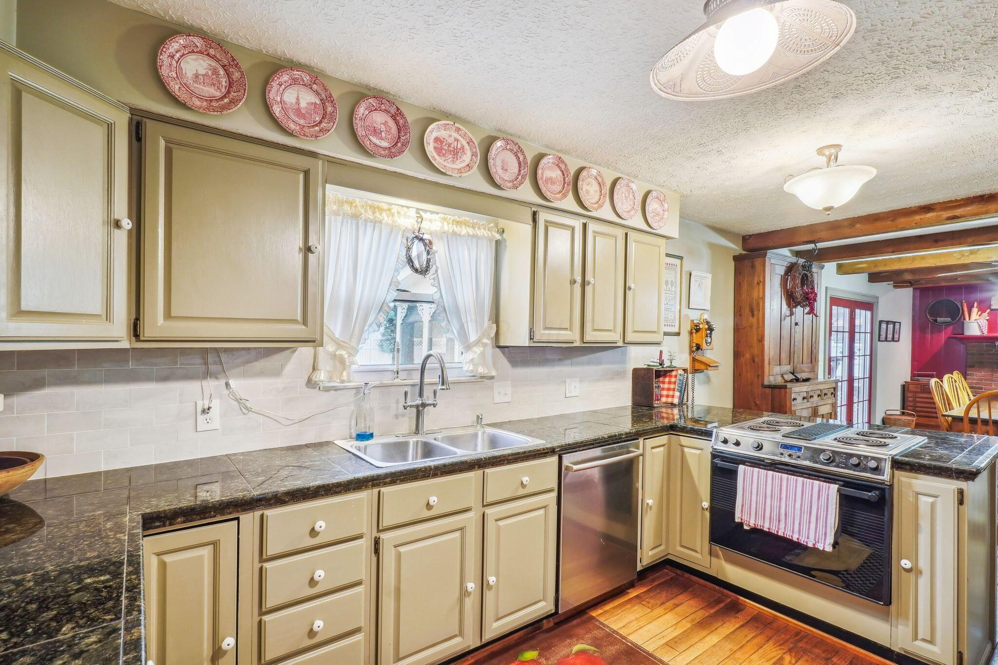 557 Surrey Lane, Marysville, Ohio image 22