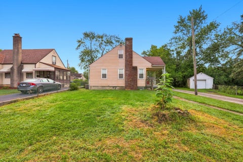 Photo of 1080 Meadowdale Avenue, Columbus, OH 43219 (MLS # 226034365)