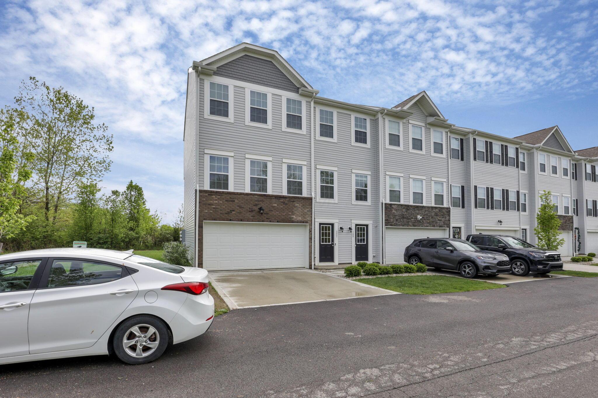111 Coyote Willow Drive, Reynoldsburg, Ohio image 2