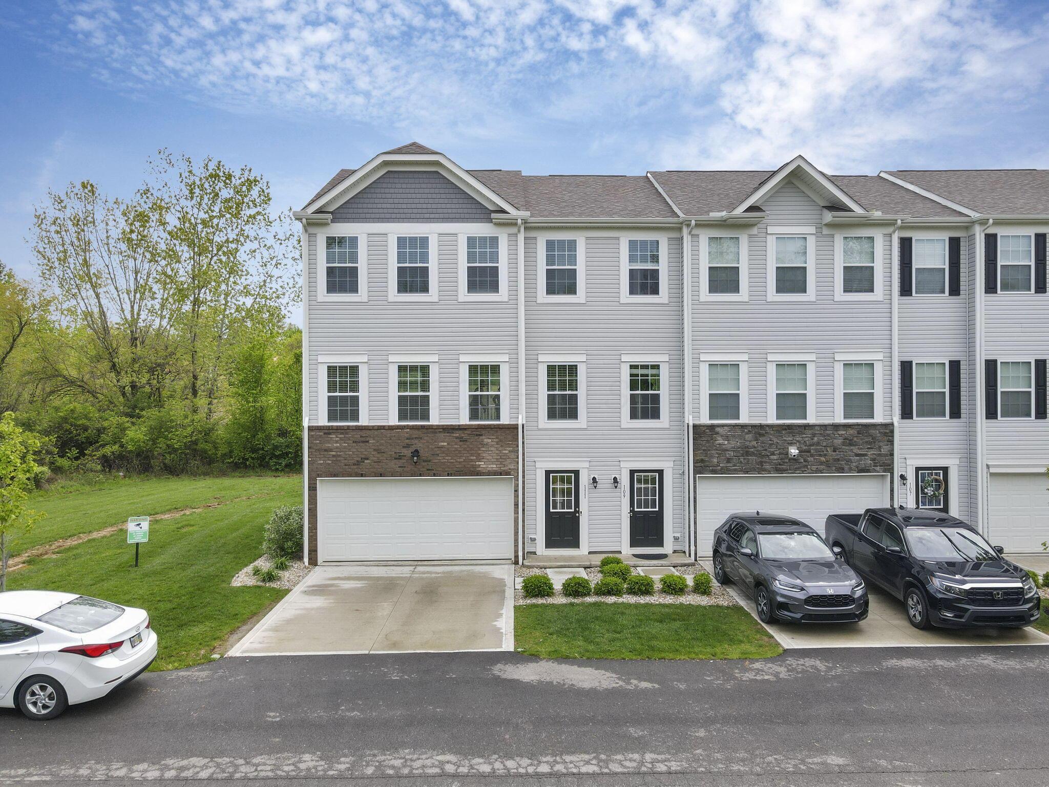 111 Coyote Willow Drive, Reynoldsburg, Ohio image 1