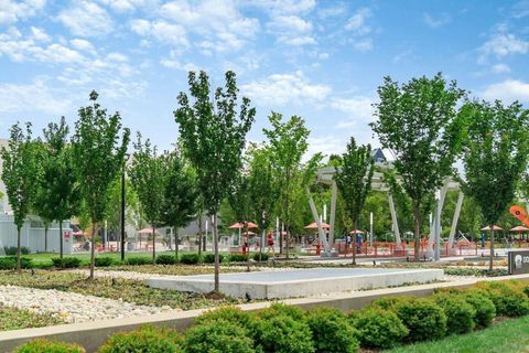 Tiny photo for 538 W Town Street, Columbus, OH 43215 (MLS # 225024967)