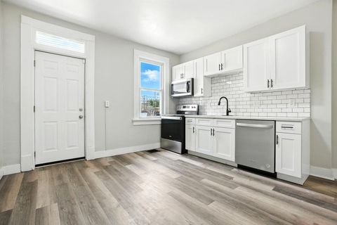 Tiny photo for 538 W Town Street, Columbus, OH 43215 (MLS # 225024967)