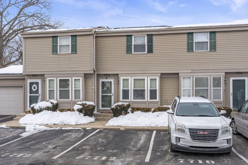 Photo of 7712 Barkwood Drive 3B #3B, Worthington, OH 43085 (MLS # 226003735)