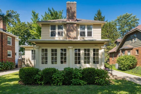 Photo of 560 E North Broadway Street, Columbus, OH 43214 (MLS # 226035274)