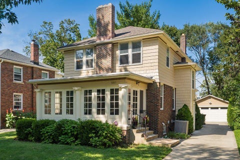 Photo of 560 E North Broadway Street, Columbus, OH 43214 (MLS # 226035274)
