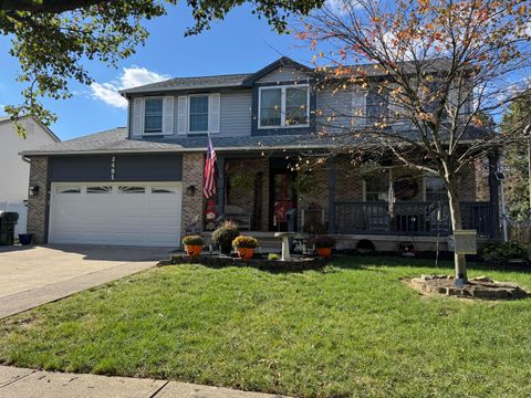 Photo of 2491 Pressmen Drive, Hilliard, OH 43026 (MLS # 225040541) Photo of 2491 Pressmen Drive, Hilliard, OH 43026 (MLS # 225040541)