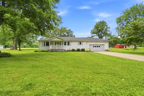 Photo of 5621 Mason Drive SE, Lancaster, OH 43130 (MLS # 226021645)