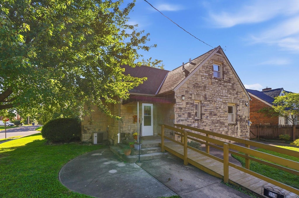 Photo of 559 Enfield Road, Columbus, OH 43209 (MLS # 226037338)