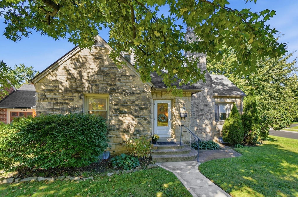 Photo of 559 Enfield Road, Columbus, OH 43209 (MLS # 226037338)