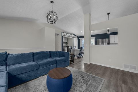 Tiny photo for 2294 Glencroft Drive, Hilliard, OH 43026 (MLS # 226001963)