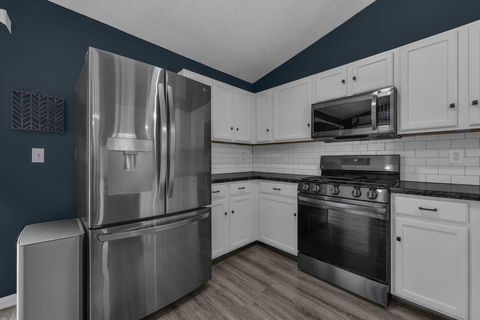 Tiny photo for 2294 Glencroft Drive, Hilliard, OH 43026 (MLS # 226001963)