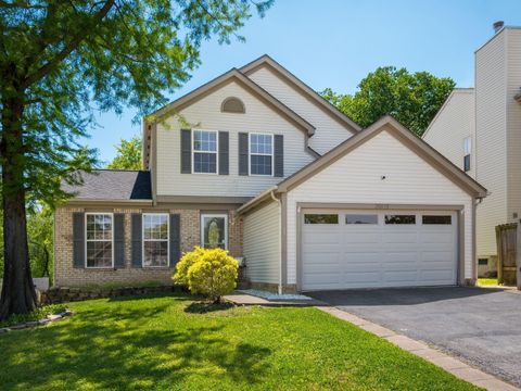 Photo of 2001 Queens Meadow Lane, Grove City, OH 43123 (MLS # 226017739)