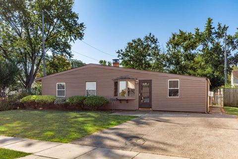 Photo of 3687 Homecomer Drive, Grove City, OH 43123 (MLS # 225034390)