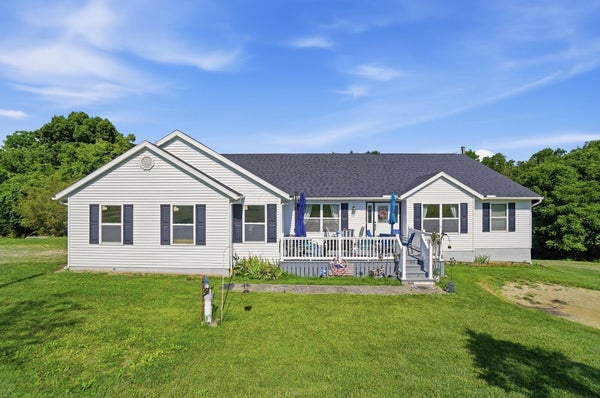 2053 GARD LN, MOUNT PERRY, OH 43760 - Image 5c3475e54700a41f5829f055f305d211/253037367