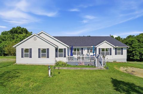 Photo of 2053 Gard Lane, Mount Perry, OH 43760 (MLS # 226024939)