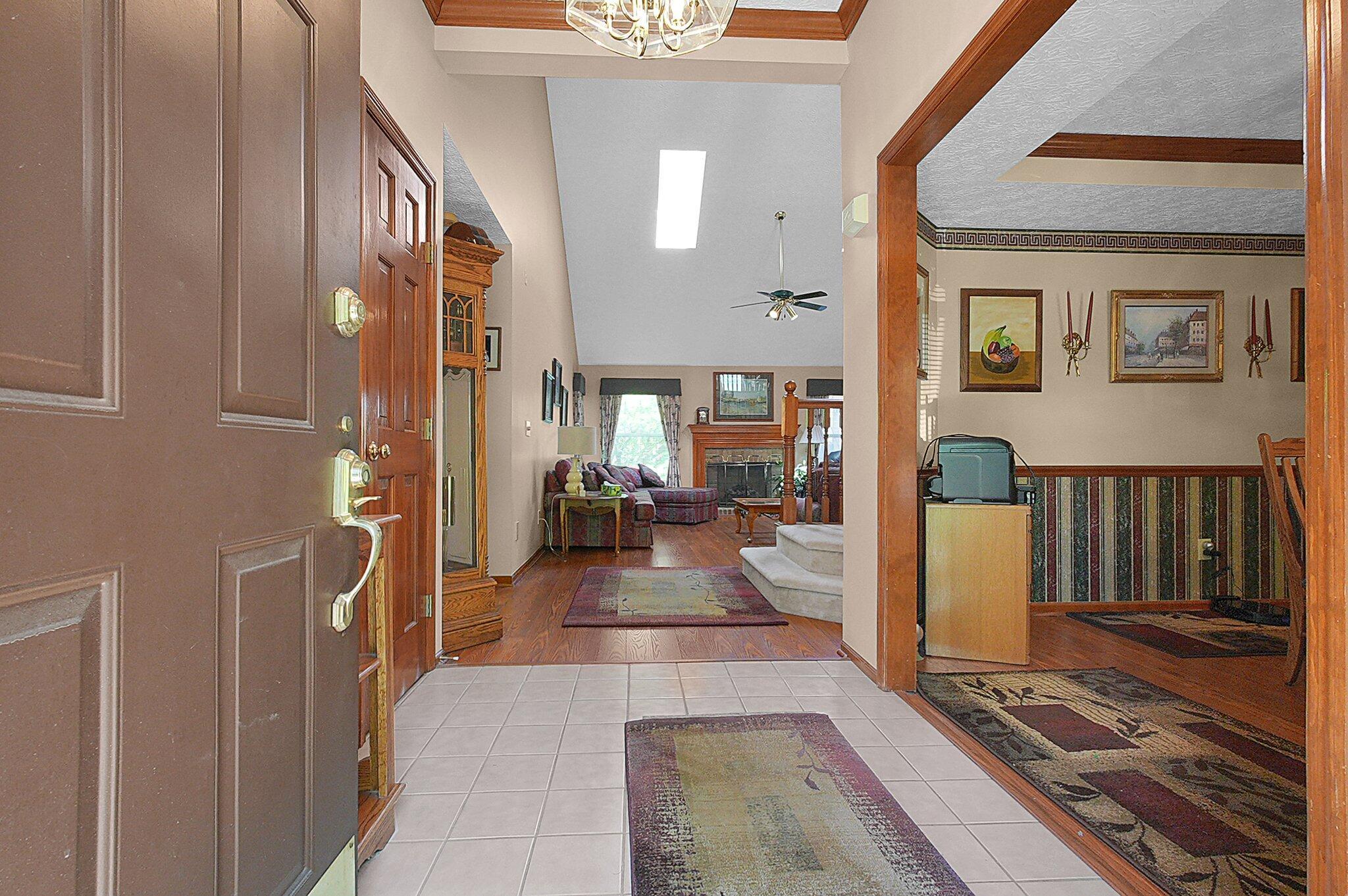 862 Brookside Drive, Pickerington, Ohio image 4