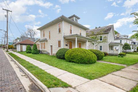Photo of 601 E Gambier Street, Mount Vernon, OH 43050 (MLS # 226031348)
