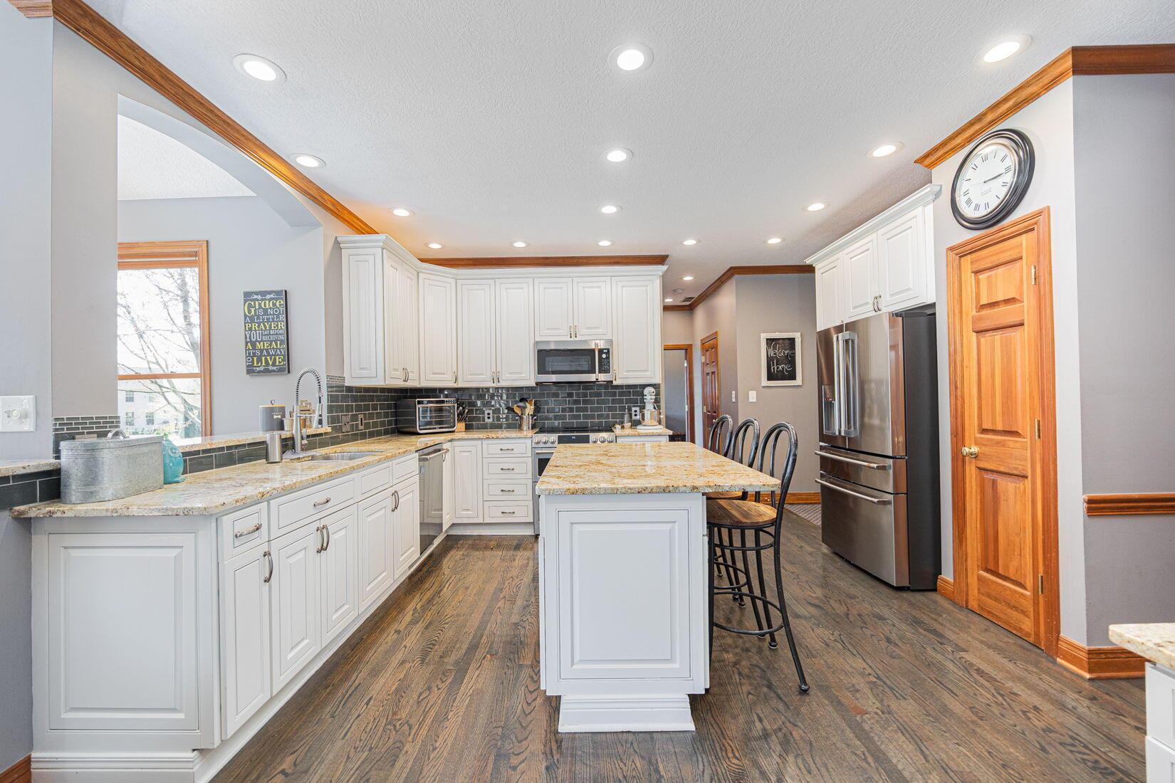 6707 Meadow Glen Drive, Westerville, Ohio image 20